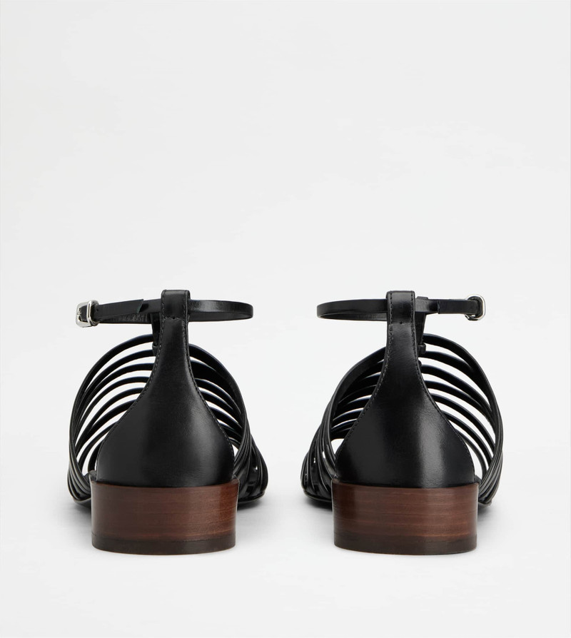 SANDALS IN LEATHER - BLACK 3