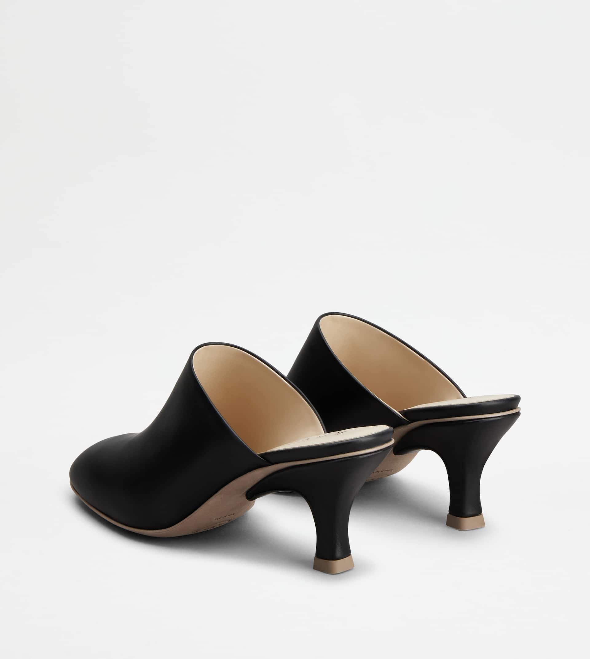 MULES IN LEATHER - BLACK - 3