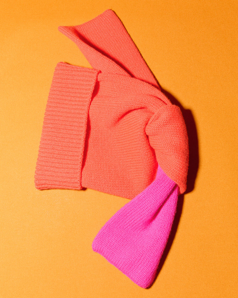 KNOTTED BEANIE HAT IN NEON ORANGE 4