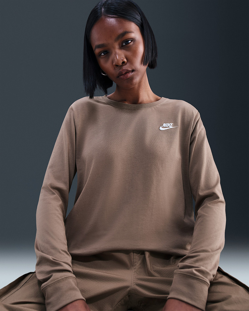 Nike Sportswear Club Women's Long-Sleeve T-Shirt 3