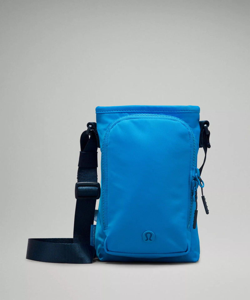 Water Bottle Crossbody with Front Pocket 2L 1