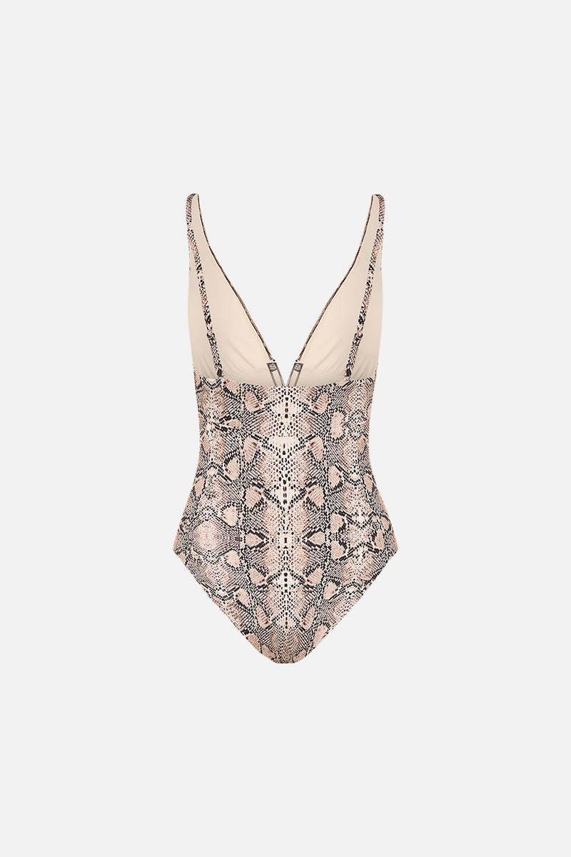 HIGH TRI ONE PIECE WITH FRONT TRIM 6