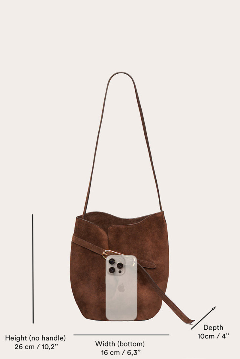 BELTED BUCKET BAG BLACK CROC 3