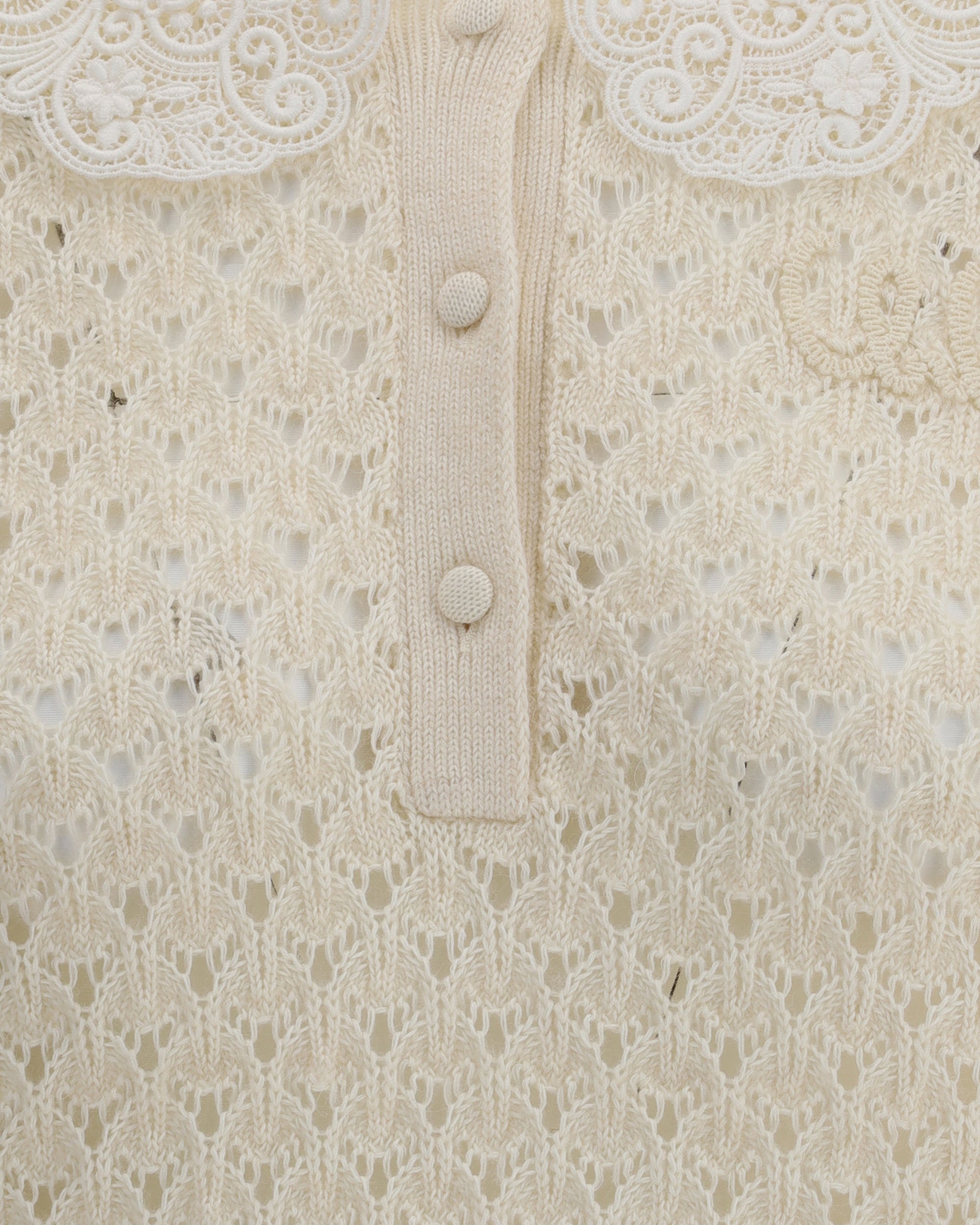 Sweater with lace collar - 3