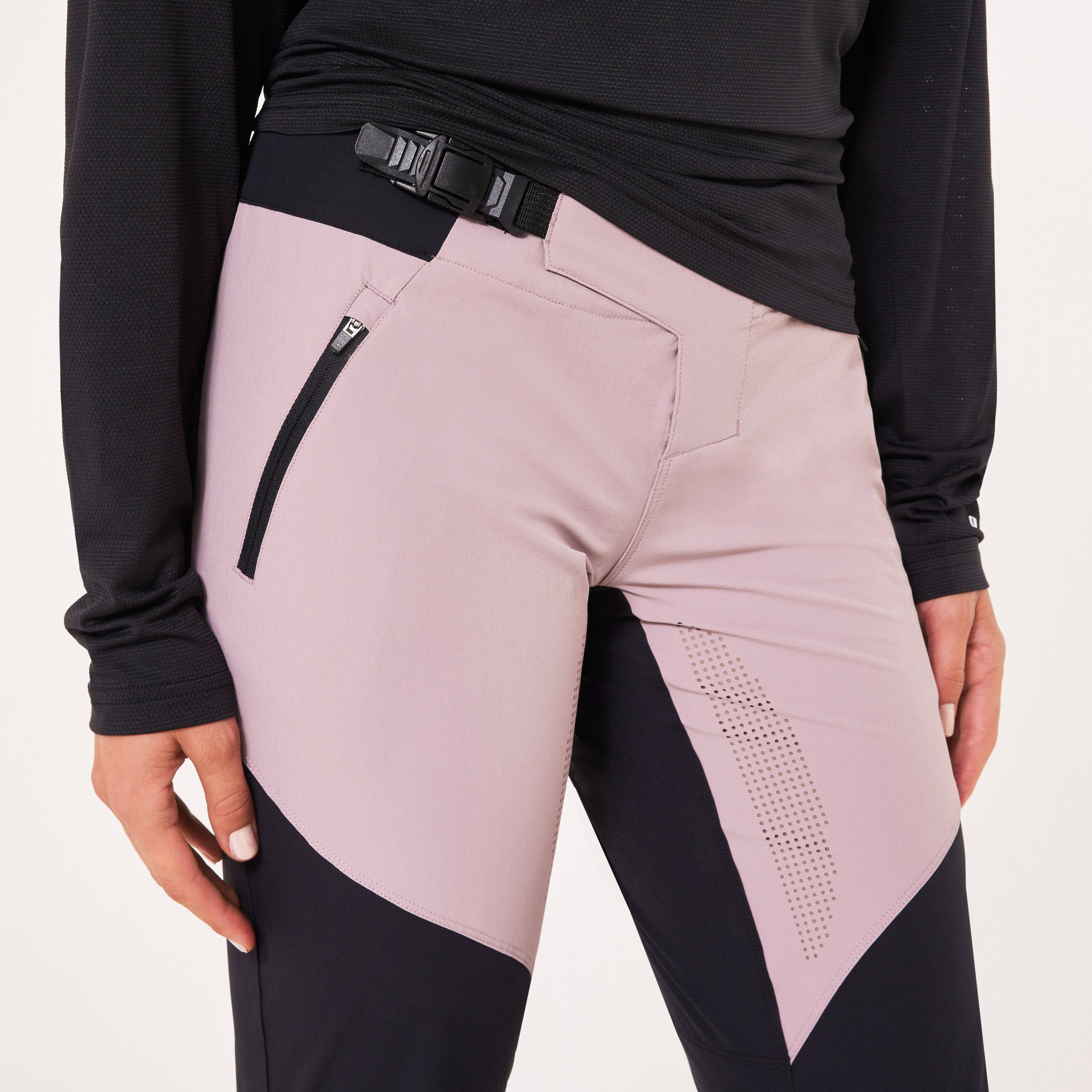 W. Seeker Airline Pant - 5