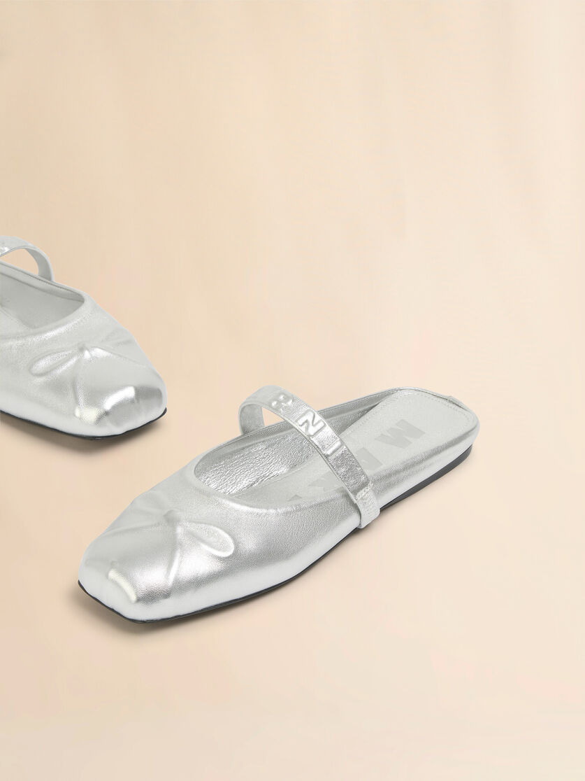 SILVER LEATHER LITTLE BOW SABOT BALLET FLAT - 5