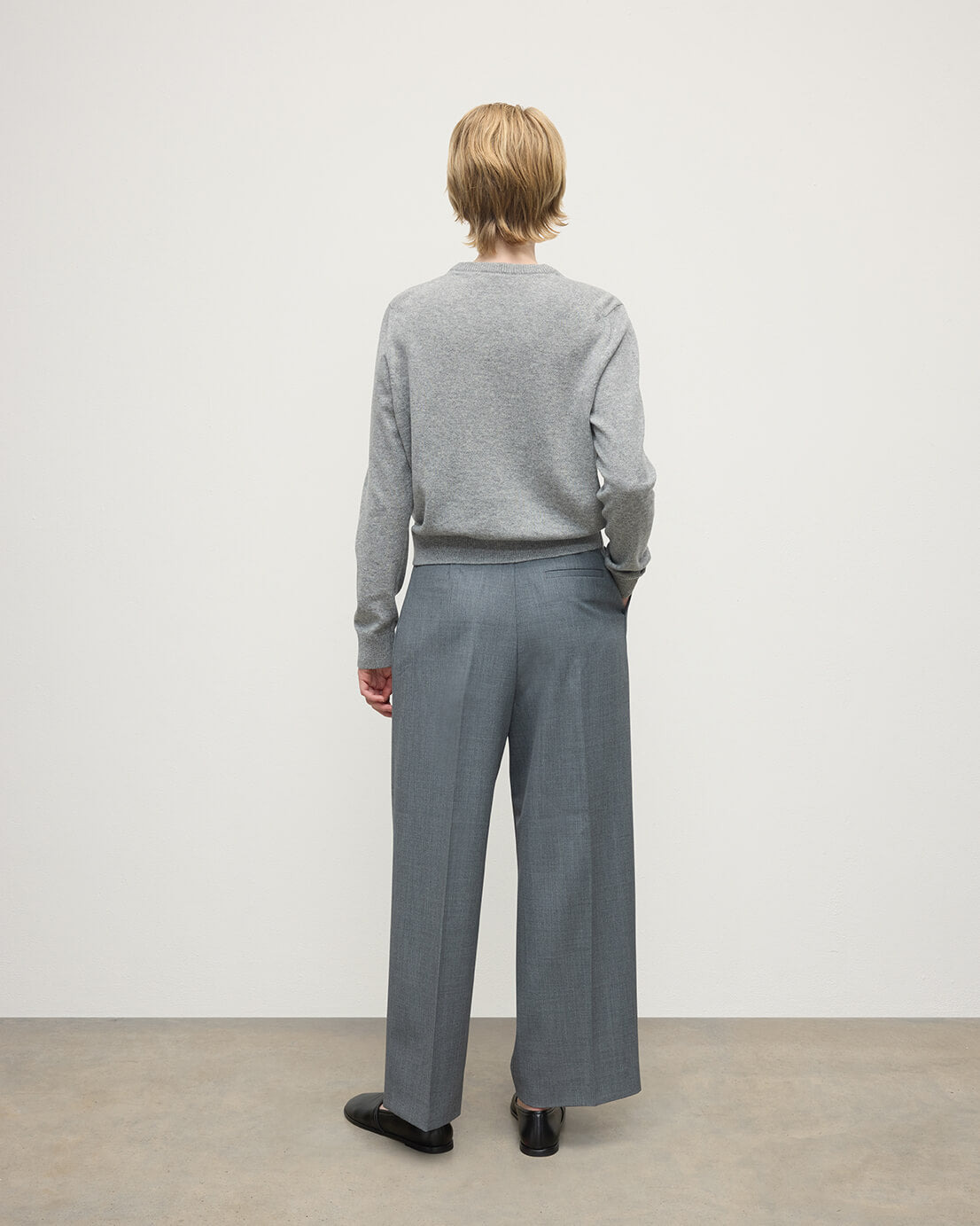Classic Cashmere Grey Round Neck Jumper - 4