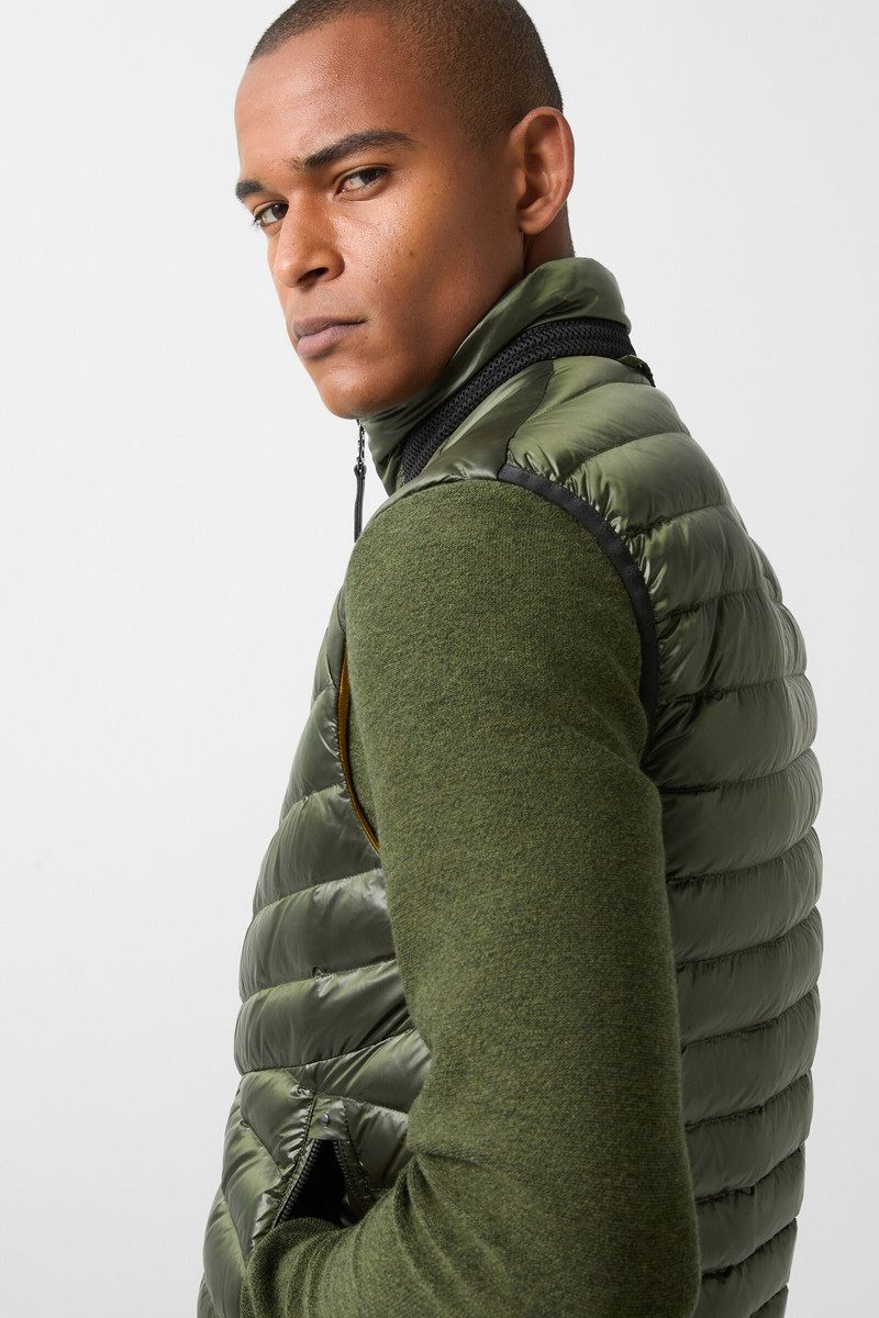 Lasse Lightweight down gilet in Olive green 6