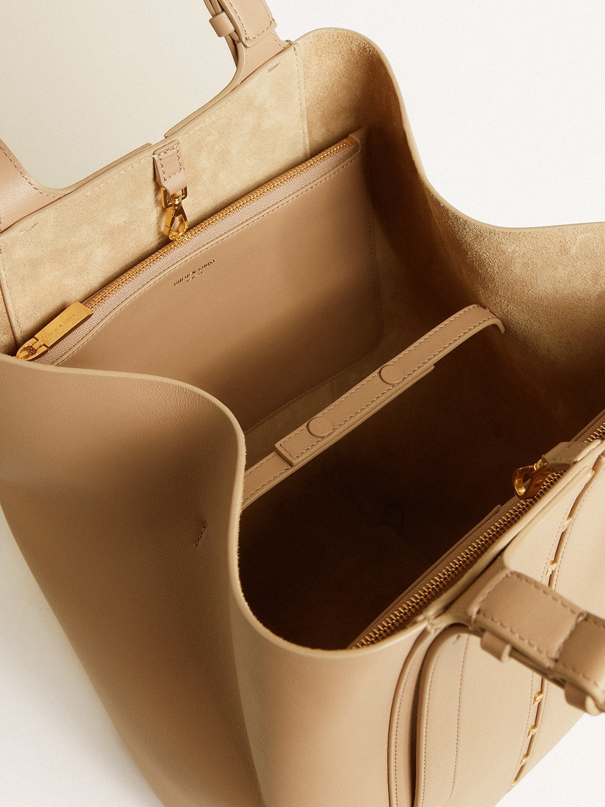 24/7 Bag in cappuccino-colored leather with adjustable handles - 9