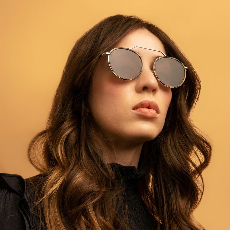illesteva Wynwood Ace Sunglasses outlook