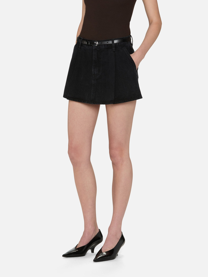 The Pleated Skirt in Axiom 5