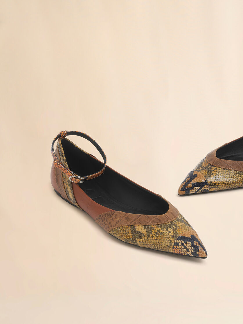 BROWN LEATHER POINTED-TOE BALLERINA - 5