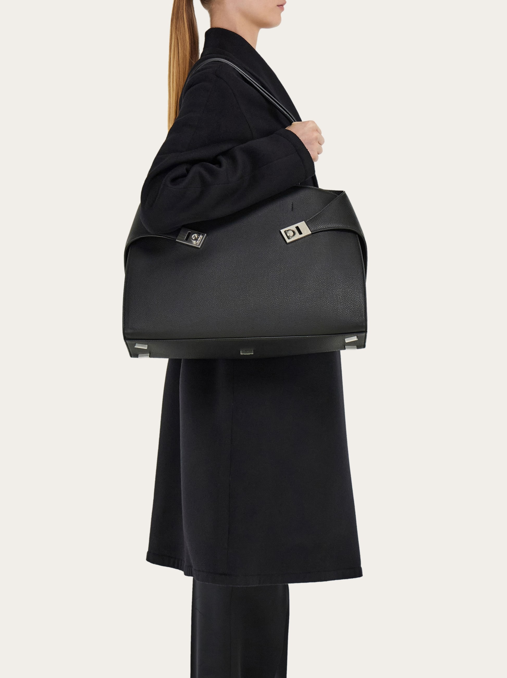 Hug shoulder bag - 9