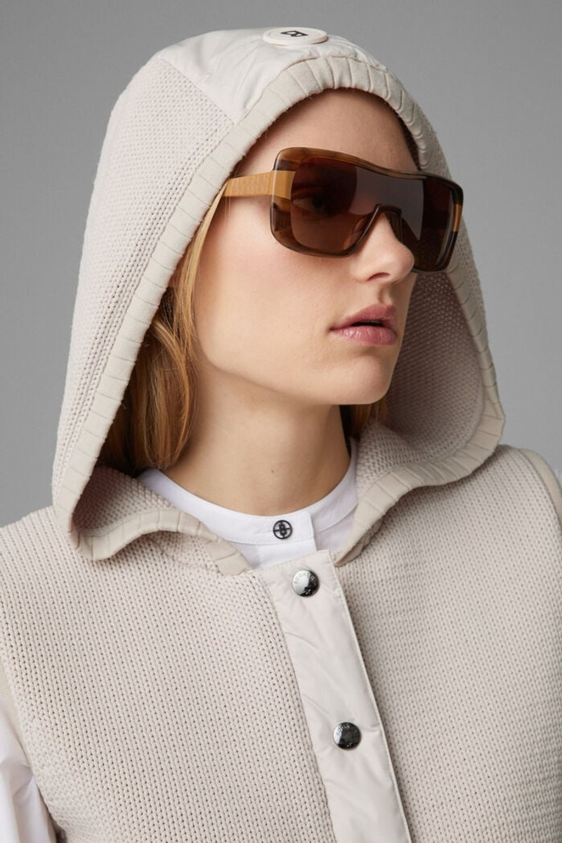 Maxima Knitted waistcoat in Sand 5