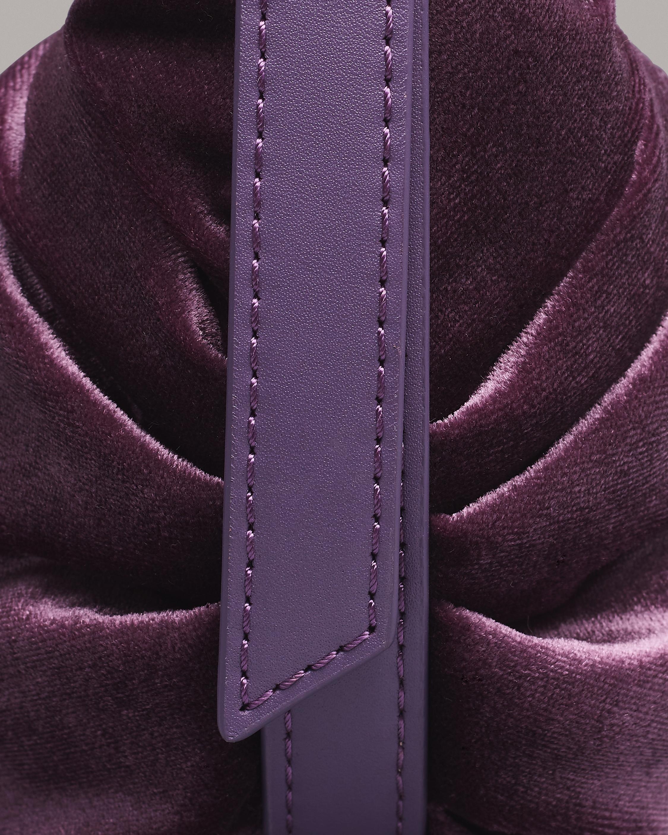 Commuter Mini Hobo - Velvet
Mini Bag - 5