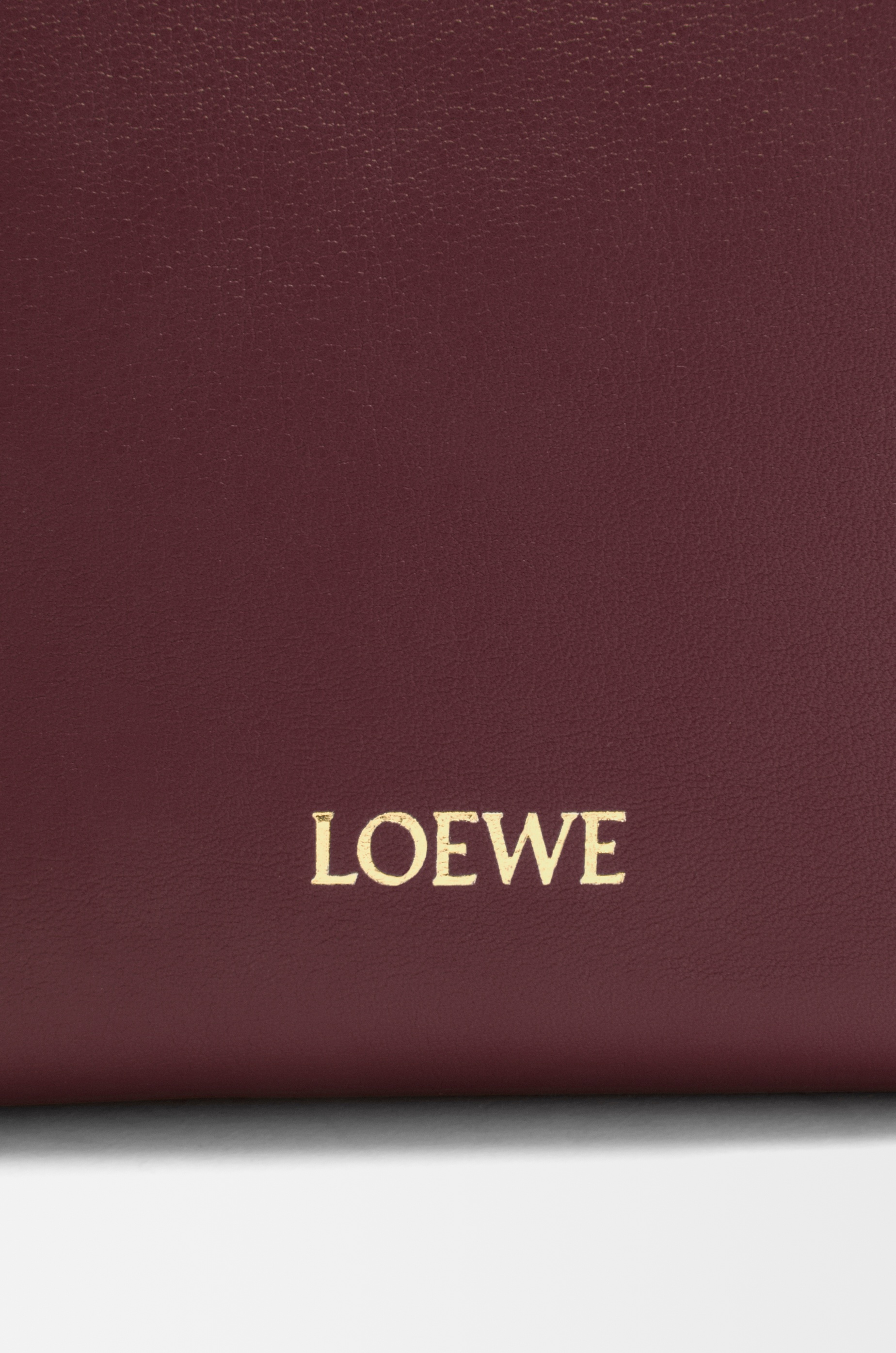 Pebble pouch in smooth calfskin - 8