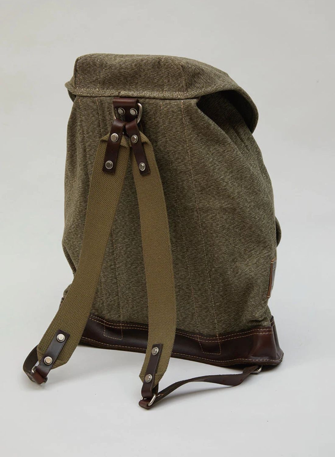 NIGEL CABOURN｜SHOULDER BAGS (MAGAZINE BAG SWISS ARMY (8 Nigel Cabourn Swiss Army Rucksack in Dark Green | REVERSIBLE