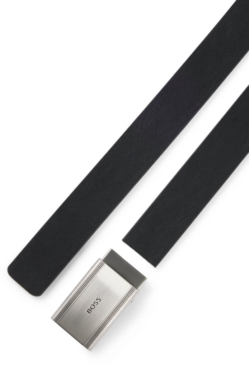 FINE-GRAIN LEATHER BELT WITH BRANDED PLAQUE BUCKLE 3