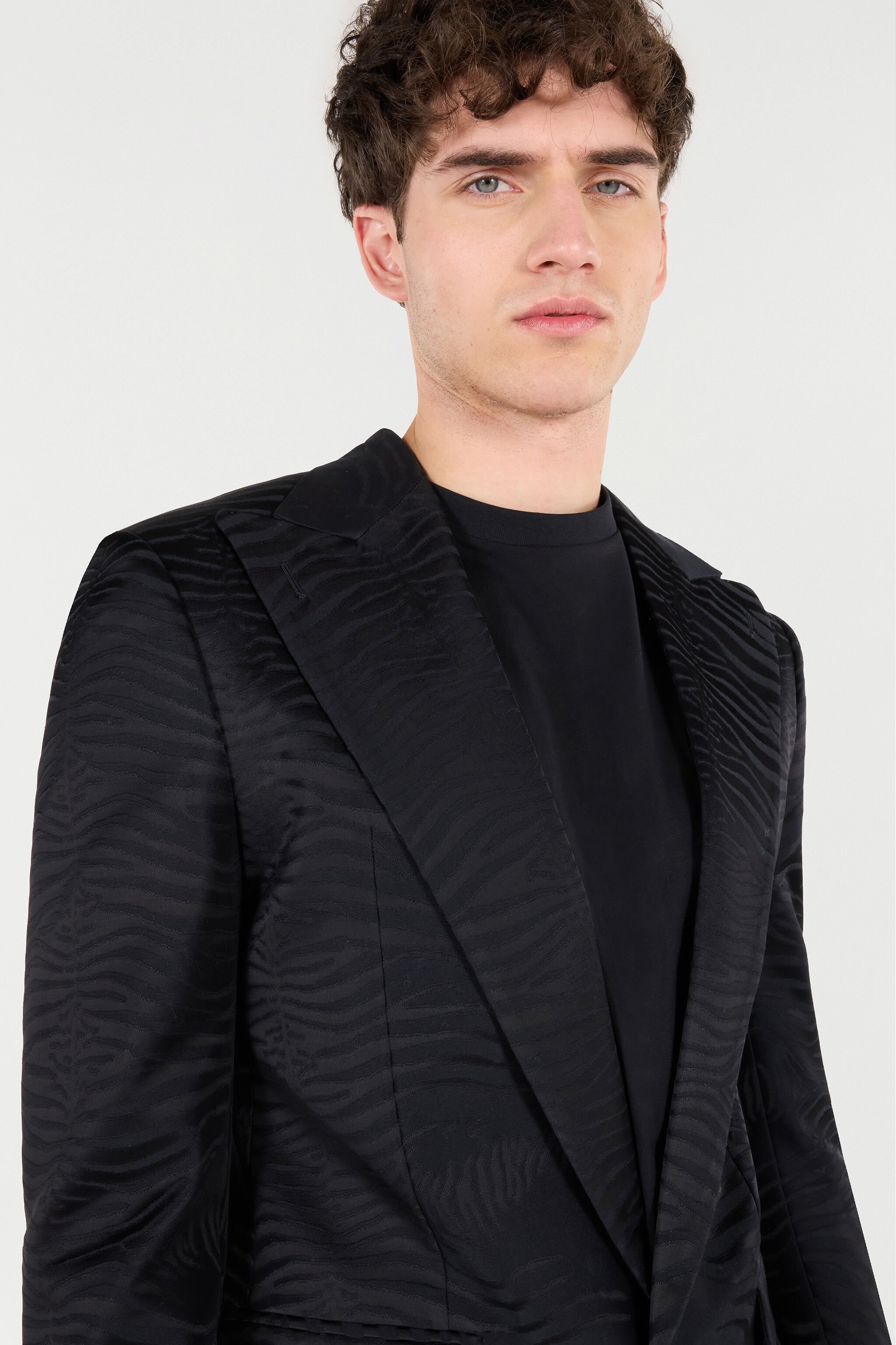 Blazer With Solid-Color Tiger Skin Design - 6