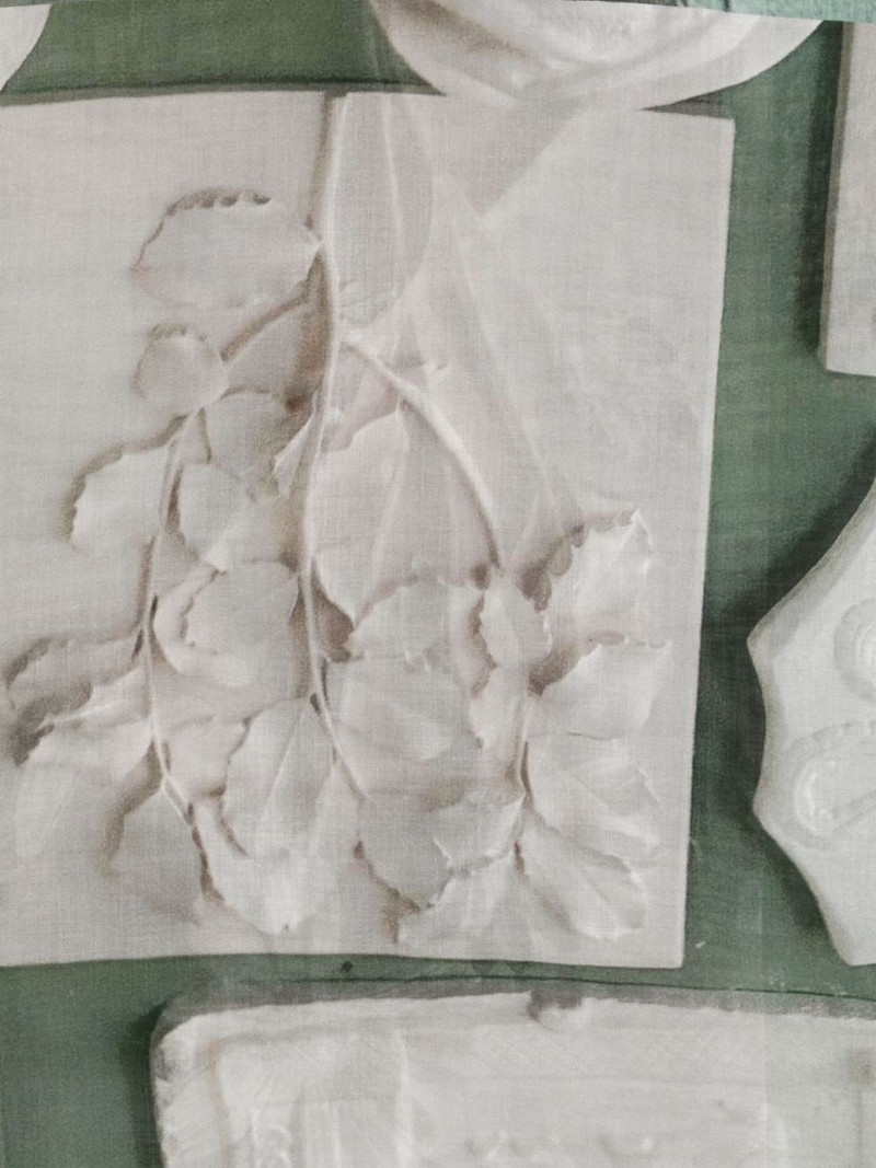 Faliero Sarti Floris stole outlook