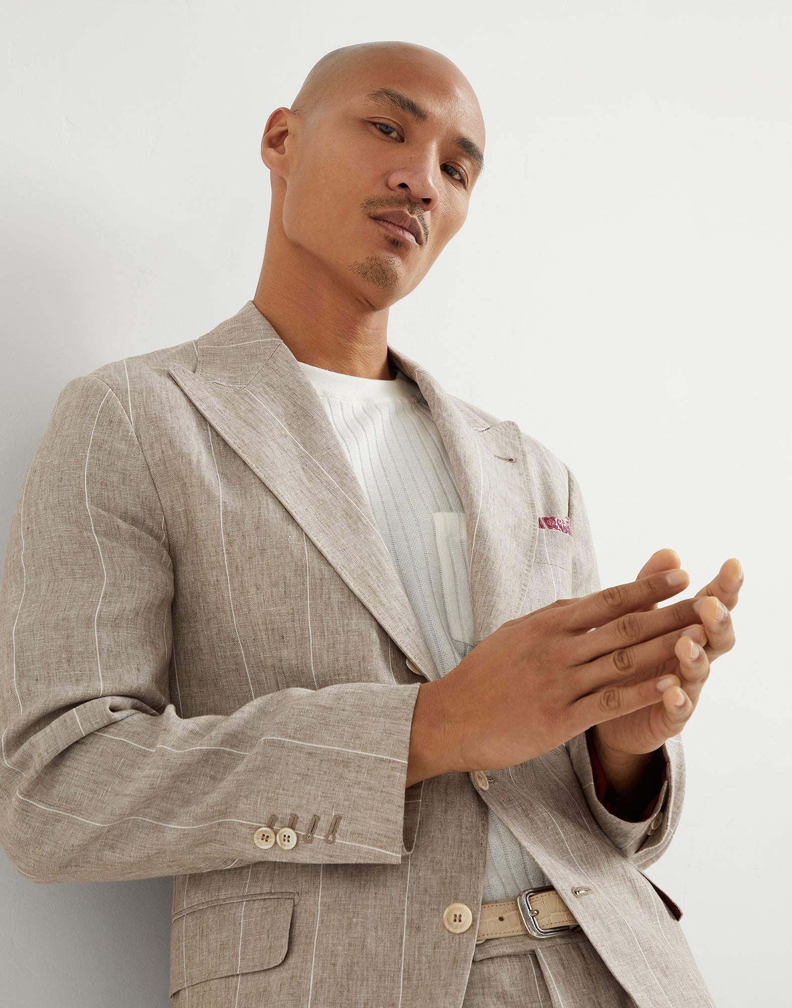 Linen wide chalk stripe deconstructed blazer with large peak lapels - 3