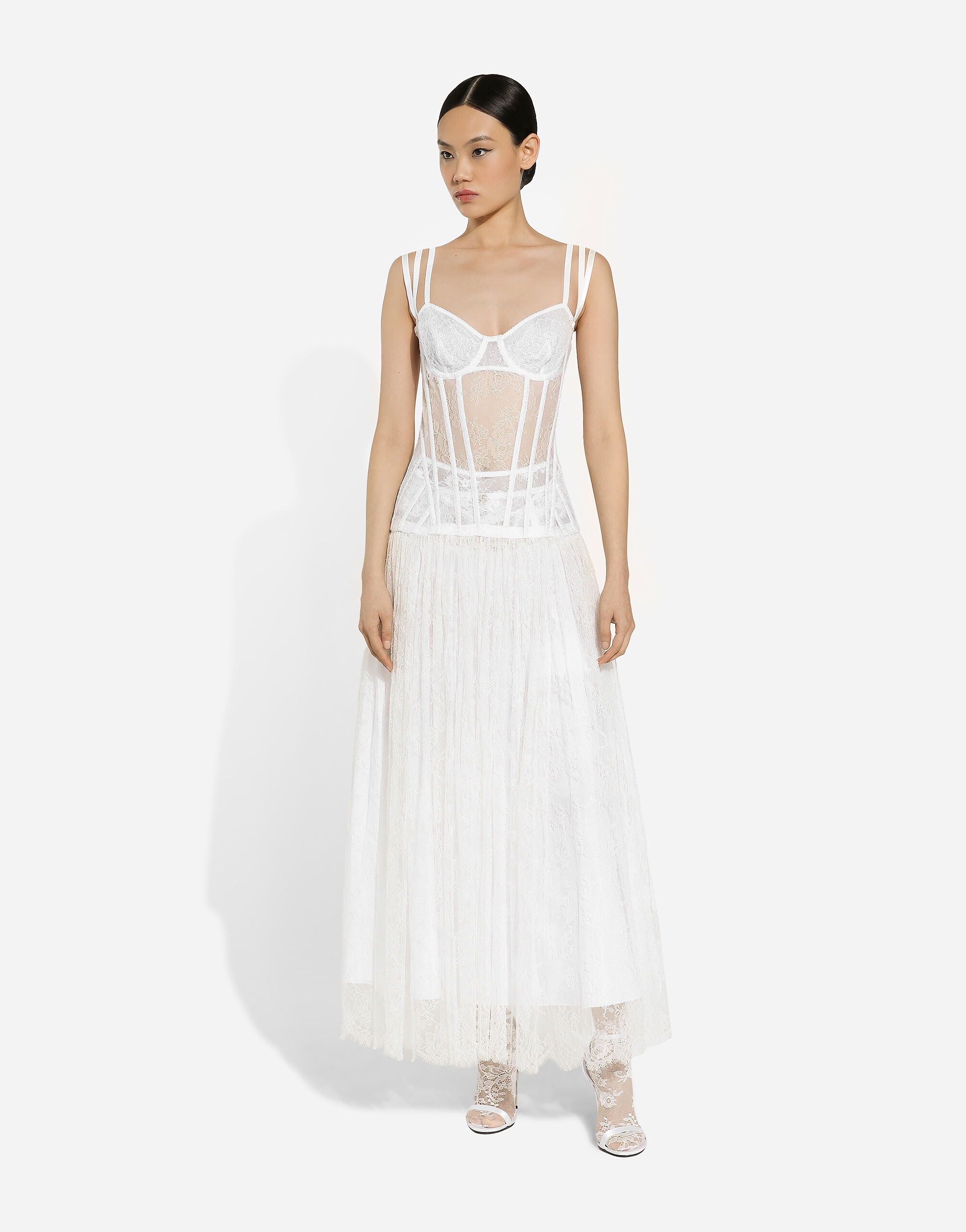 Long lace dress with corset detailing - 3