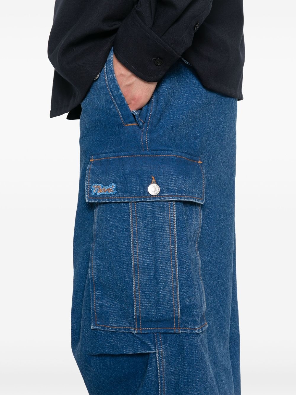 logo-patch cargo jeans - 5