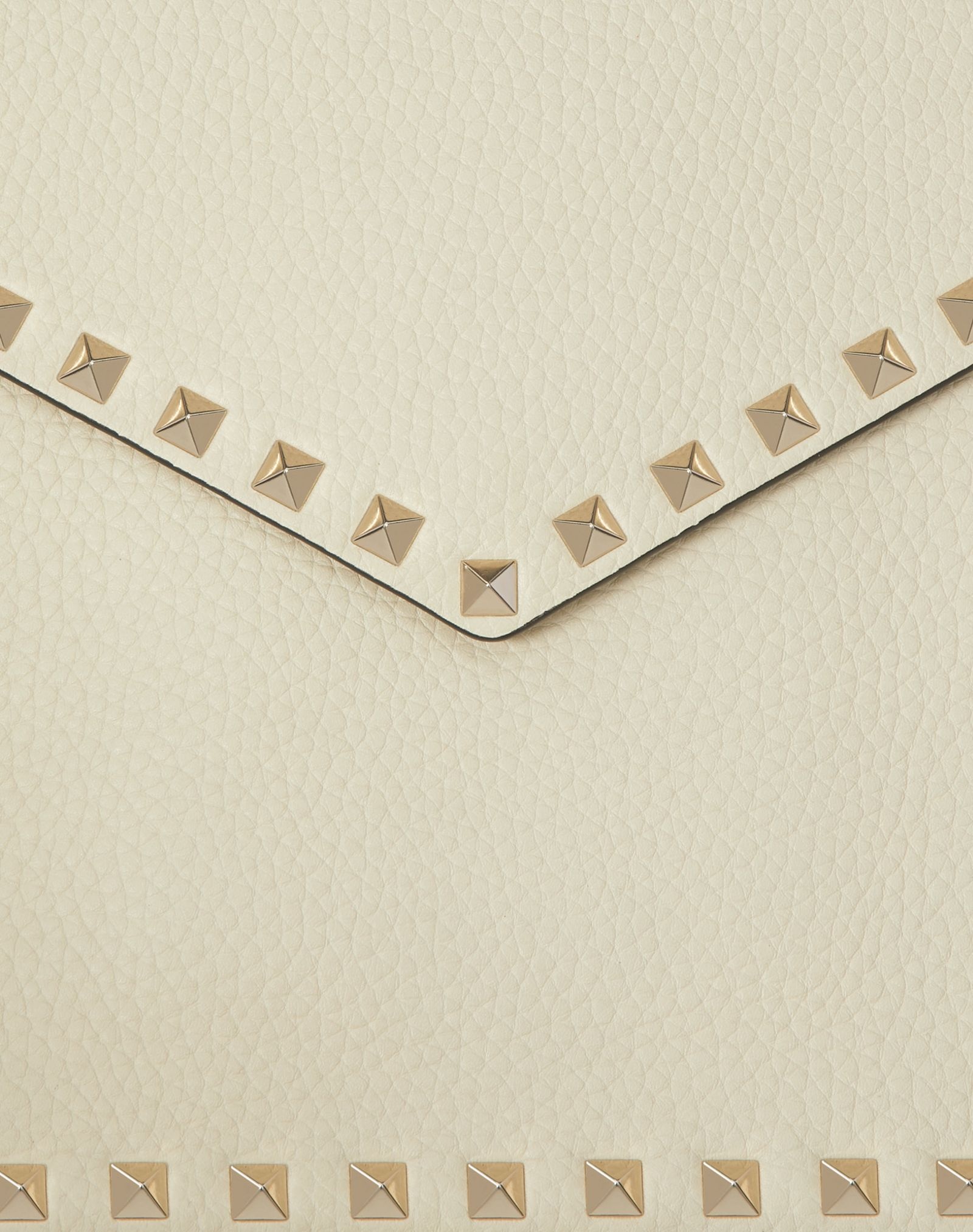 ROCKSTUD GRAINY CALFSKIN ENVELOPE POUCH - 2