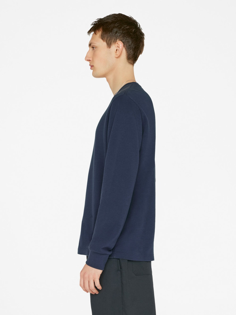 FRAME Duo Fold Long Sleeve Crew in Navy outlook