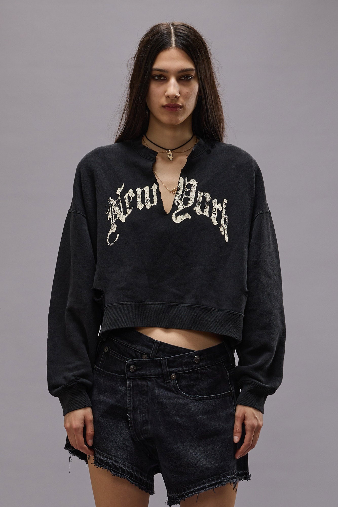 NEW YORK CROPPED CREWNECK WITH FRONT SLIT - ACID BLACK -R13 - 3