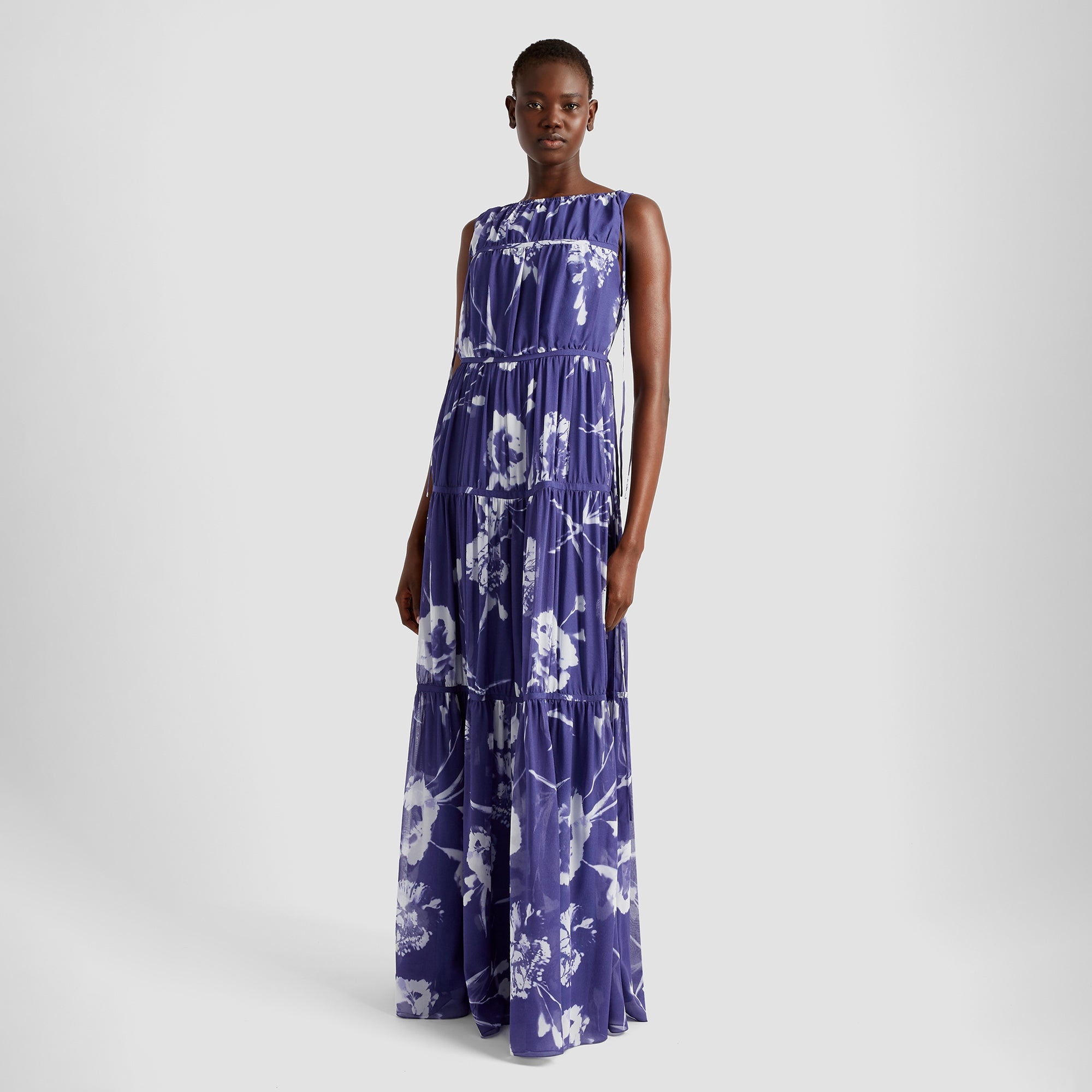 SLEEVELESS GOWN WITH TIE DETAILS - 4