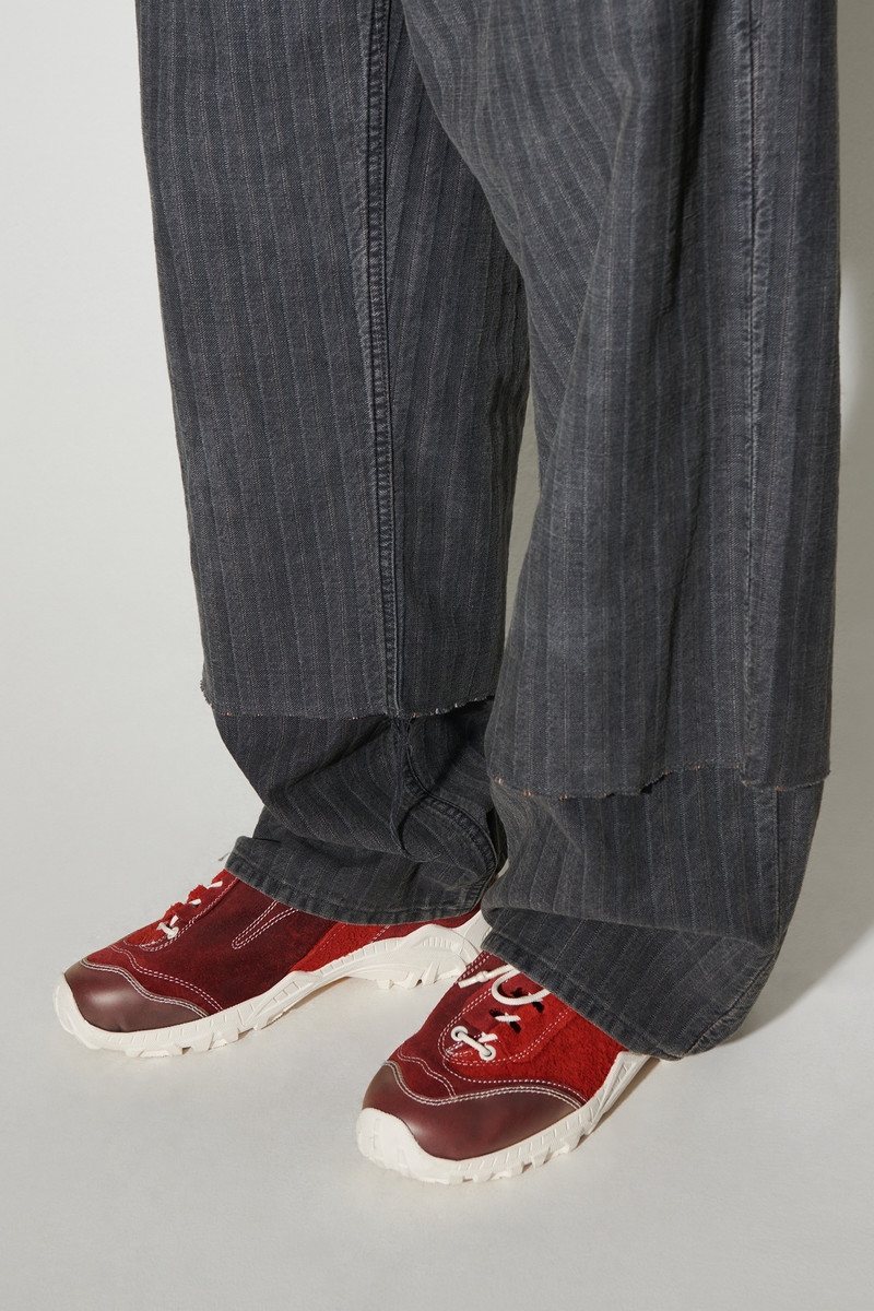 Gabe 90S Red Suede 5