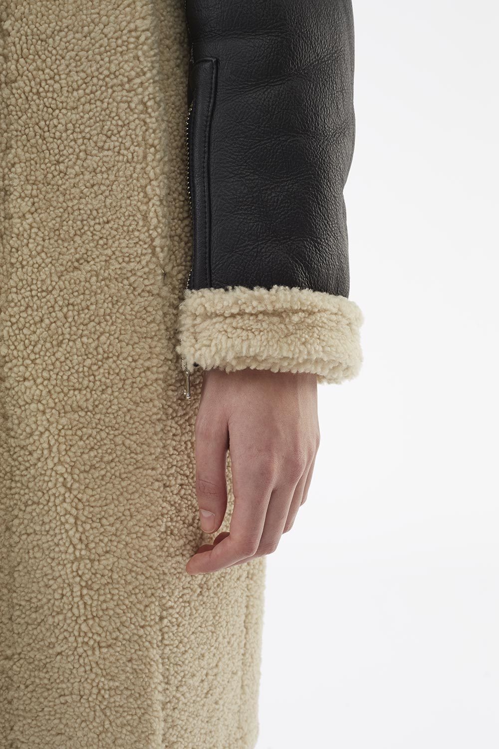 Collarless Shearling Coat - 4
