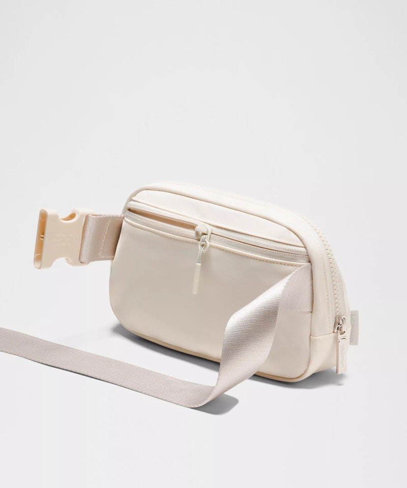 Everywhere Belt Bag with Long Strap 1L 4