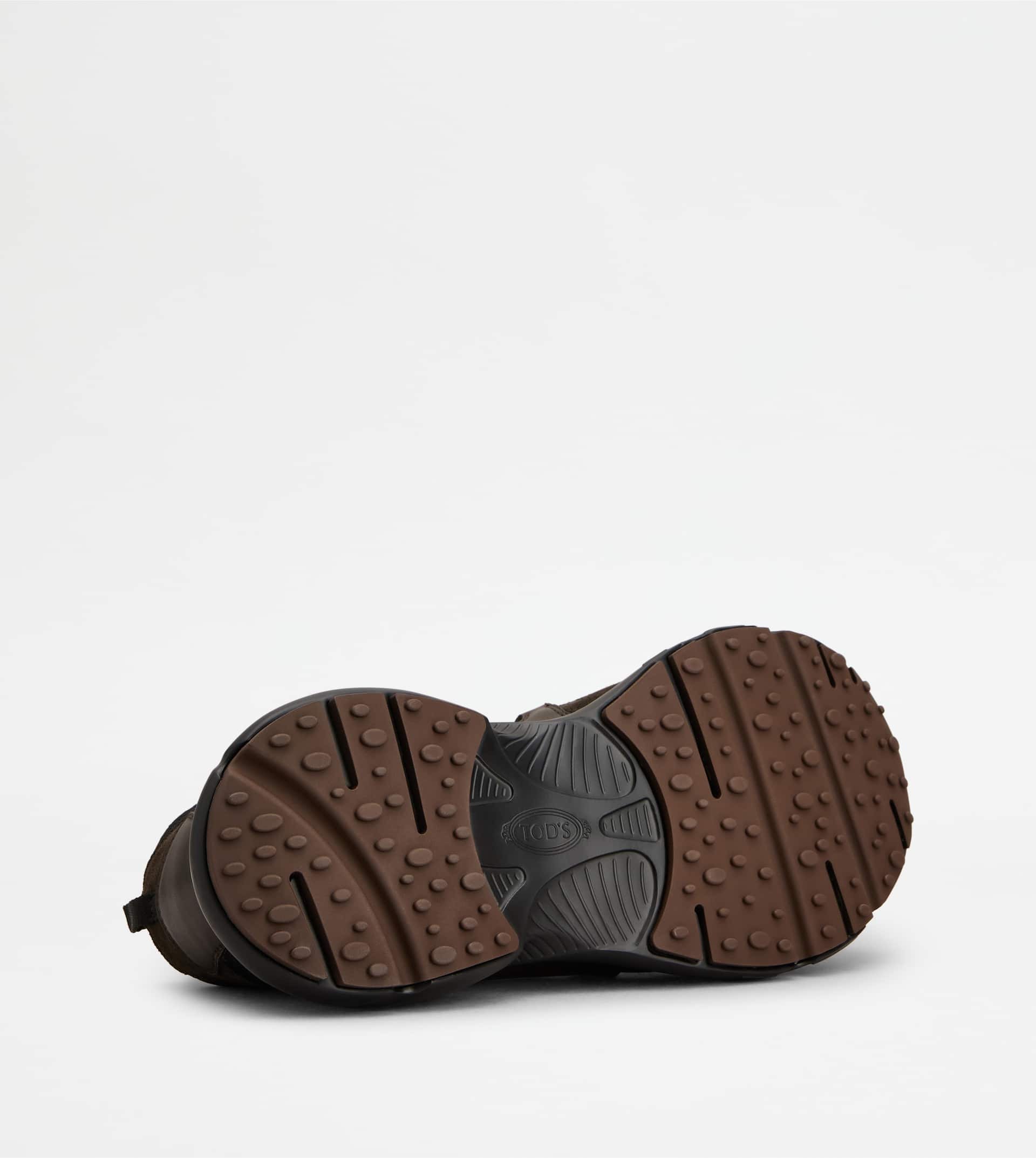 SNEAKERS IN LEATHER AND TECHNICAL FABRIC - BROWN - 4