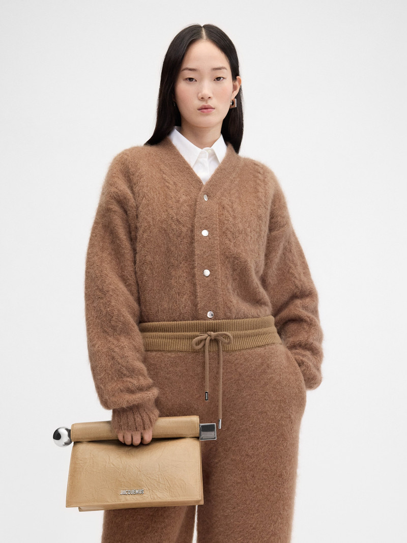 The Rond Carré clutch 8