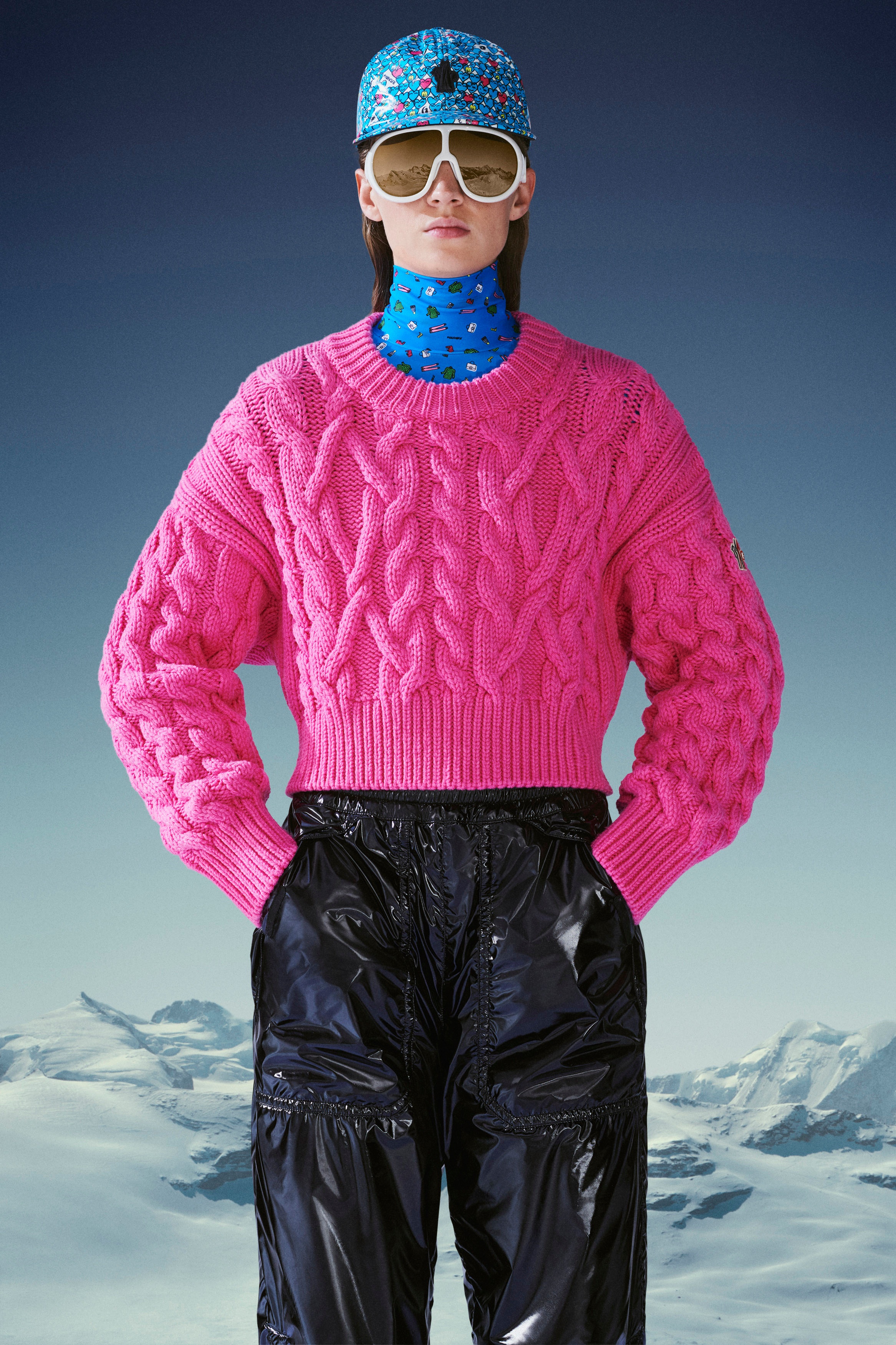 Cropped Cable-Knit Sweater - 3