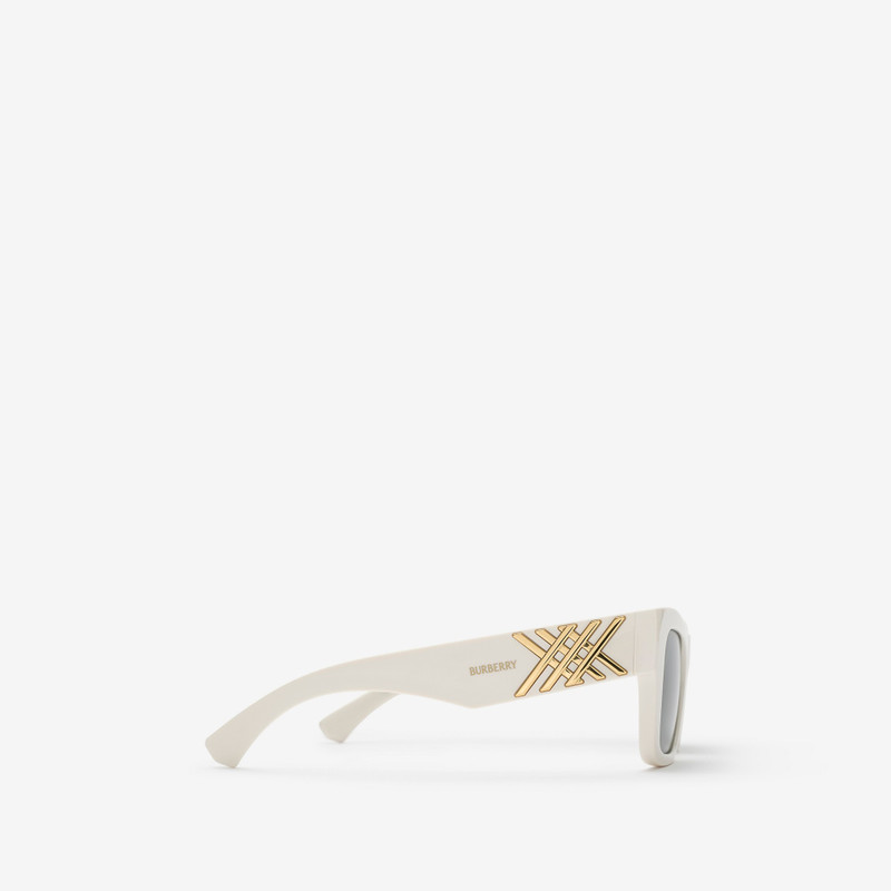 Burberry Heritage Square Sunglasses outlook