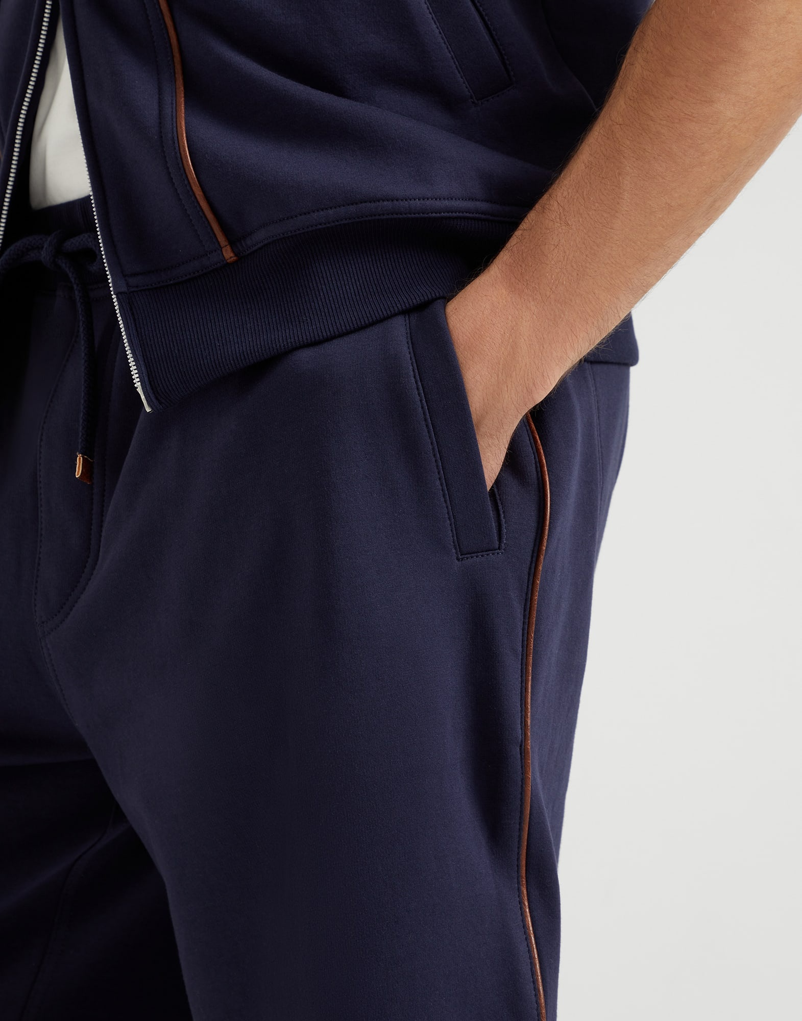 Techno cotton French terry shorts with piping - 3