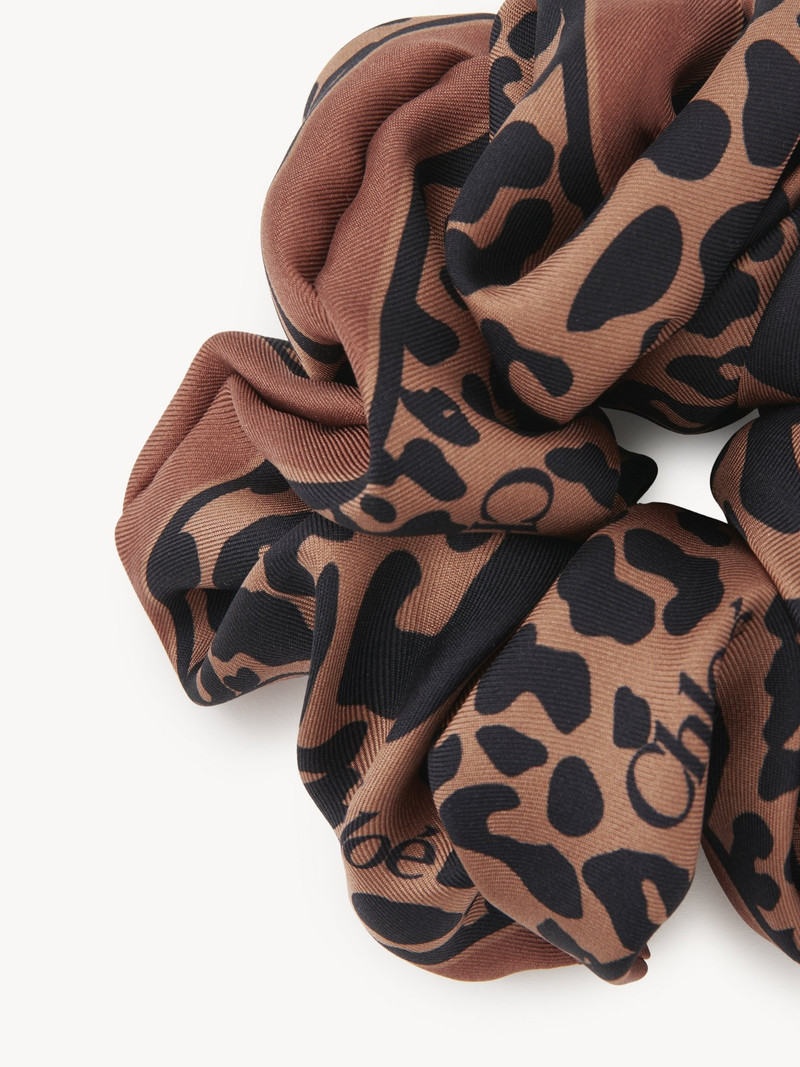 ANIMAL-PRINT SCRUNCHIES IN SILK 4