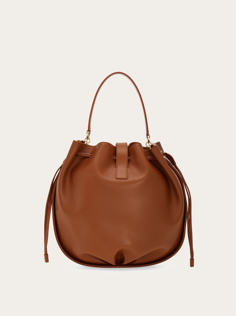 Hug bucket bag 5