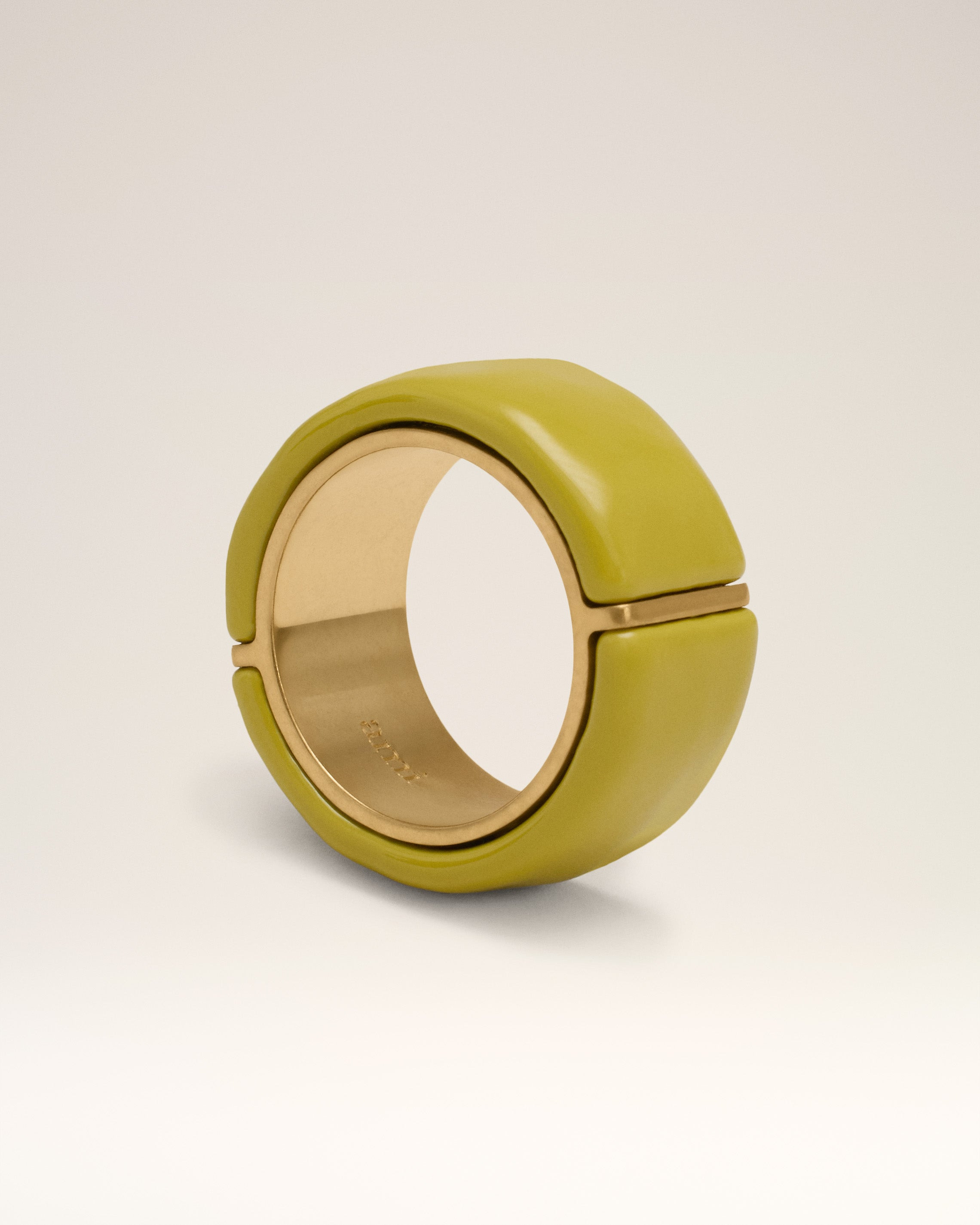GREEN BRASS HAMMERED LACQUERED RING - 4
