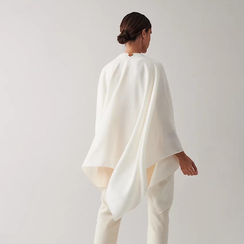 【こなれ感が一際UP】HERMES★Poncho New Libris New Libris reversible poncho | Hermès USA