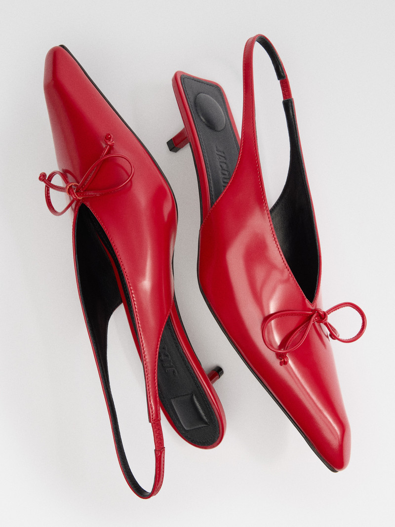 JACQUEMUS The low Cubisto slingbacks outlook