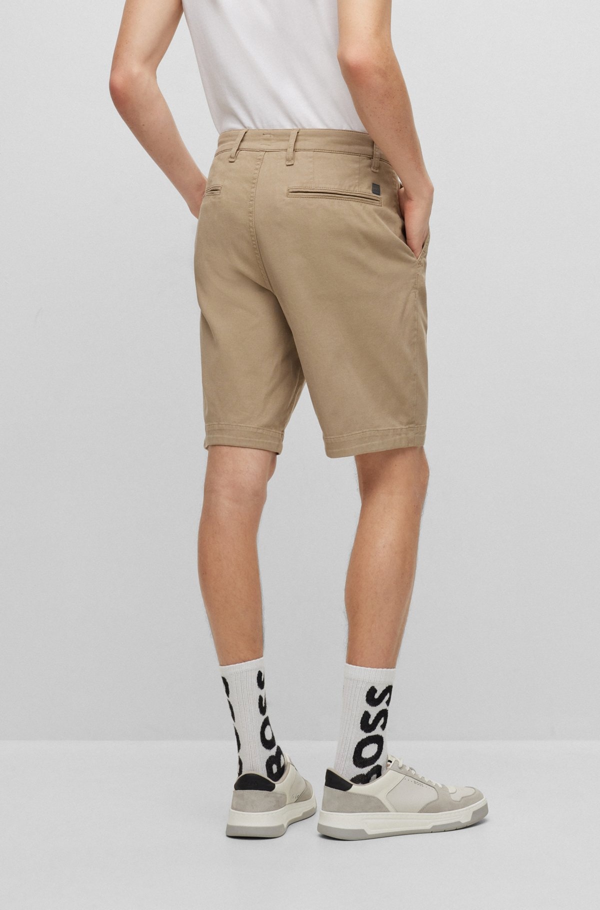 TAPERED-FIT SHORTS IN A COTTON BLEND - 4