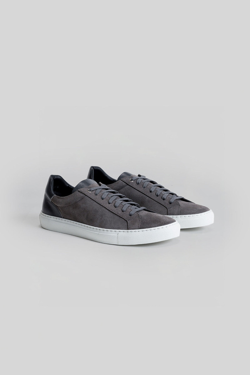 ROBERT BARAKETT Huberto Sneaker outlook