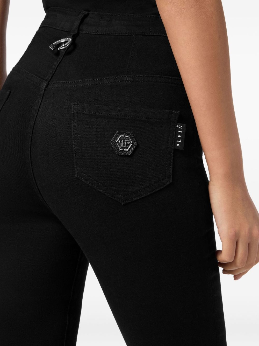 high-waisted jeans - 4