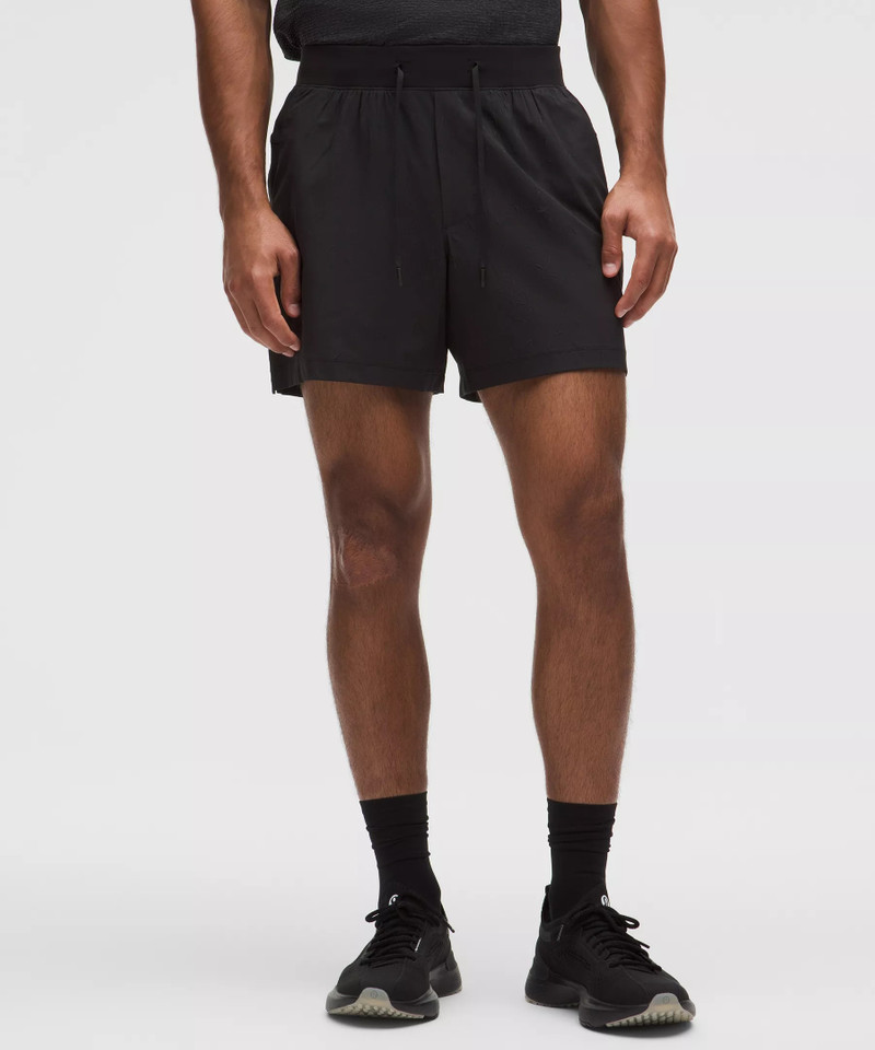 lululemon Zeroed In Linerless Crinkle Texture Short 5" outlook