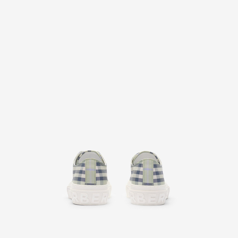 Check Sneakers 3