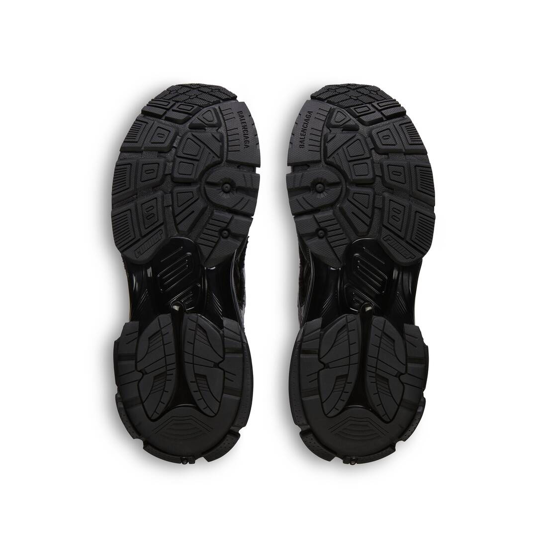 Women's Runner Sneaker in Black - 7
